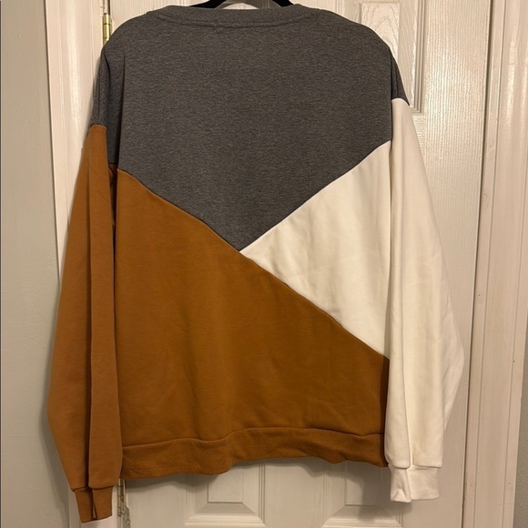 NWT Movemoma Colorblock Nusing Sweatshirt - Gray, White, and Brown - Picture 5 of 9
